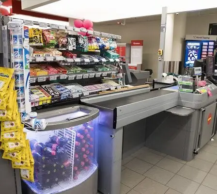 Accord conclu, grèves du travail dans le commerce de détail évitées 26 Accord conclu, grèves du travail dans le commerce de détail évitées - 25