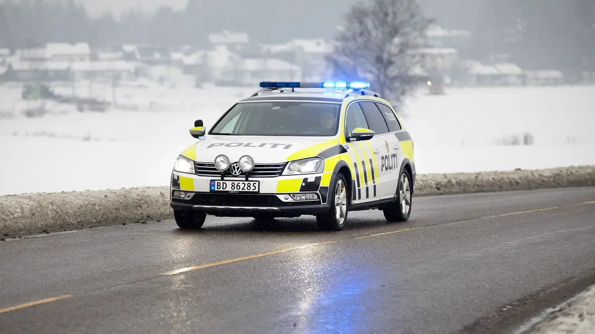 Sandefjord: une fille de 13 ans s'écrase dans une voiture volée à Andebu - 3
