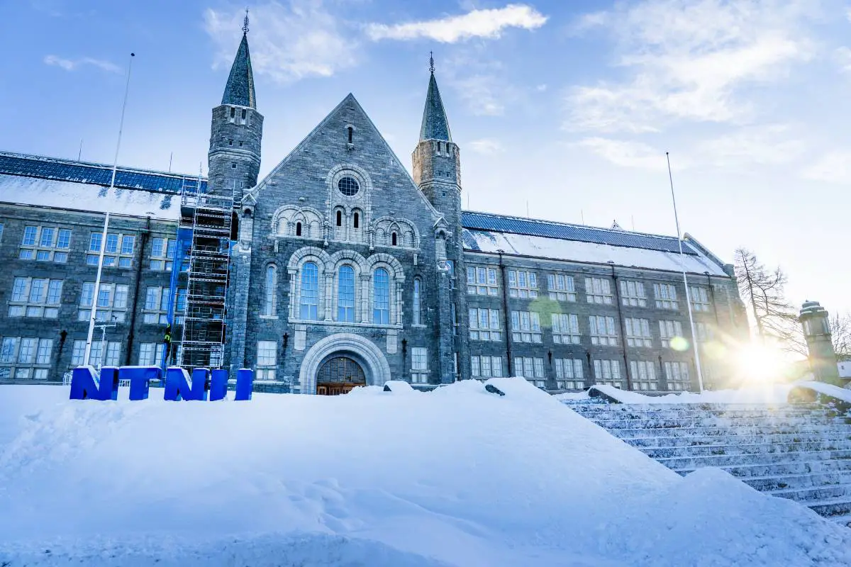 Høyre met en garde contre l'espionnage universitaire: "NTNU devrait limiter le recrutement de boursiers en provenance de Chine, d'Iran, de Russie ..." 4 Høyre met en garde contre l'espionnage universitaire: "NTNU devrait limiter le recrutement de boursiers en provenance de Chine, d'Iran, de Russie ..." - 3