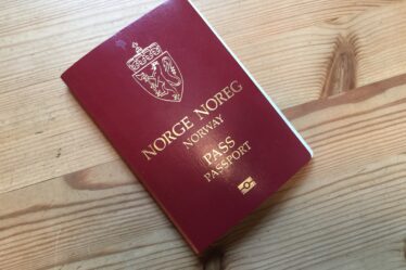 La police doit clarifier la question du passeport - 18