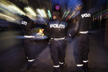 Samedi, la police d'Oslo a signalé 78 personnes pour avoir enfreint les règles de la couronne lors de six fêtes - 16