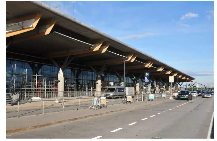 Les contrôles automatiques amélioreront la fluidité du trafic devant le terminal de l'aéroport 4 Les contrôles automatiques amélioreront la fluidité du trafic devant le terminal de l'aéroport - 3