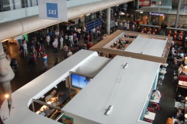 Un nombre record de personnes arrêtées pour avoir trop d'alcool et de tabac dans leurs bagages à Gardermoen - 33