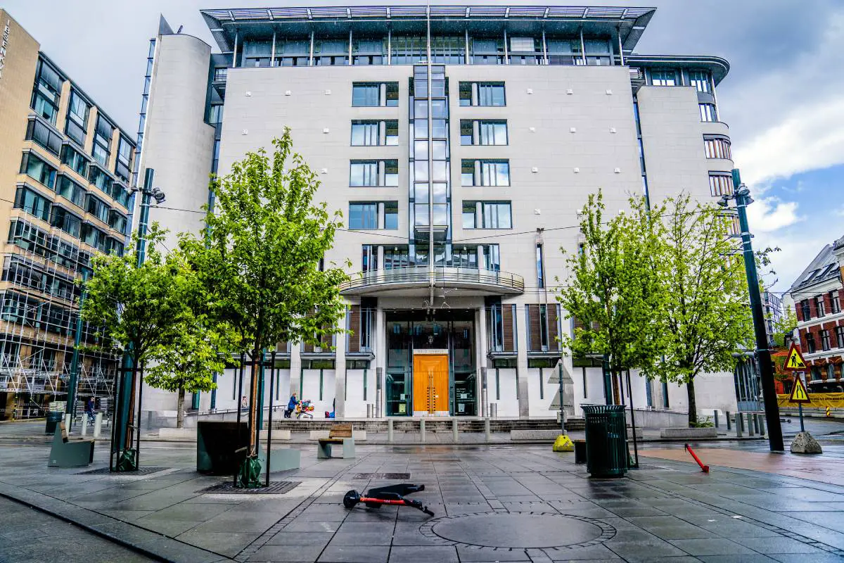 Un entraîneur de football à Oslo condamné à trois ans et demi de prison pour maltraitance d'enfants 4 Un entraîneur de football à Oslo condamné à trois ans et demi de prison pour maltraitance d'enfants - 3