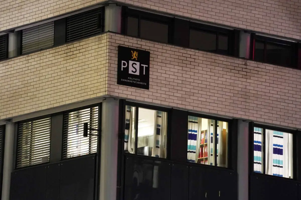 Oslo: un suspect terroriste de 16 ans refuse d'être interrogé 4 Oslo: un suspect terroriste de 16 ans refuse d'être interrogé - 3