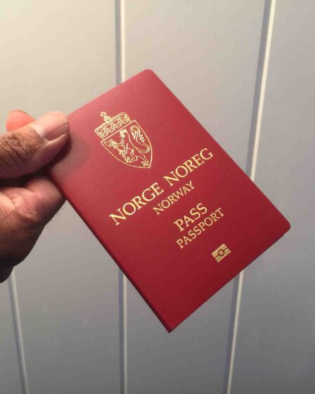 Le gouvernement refuse un passeport aux détenus en liberté conditionnelle - 25