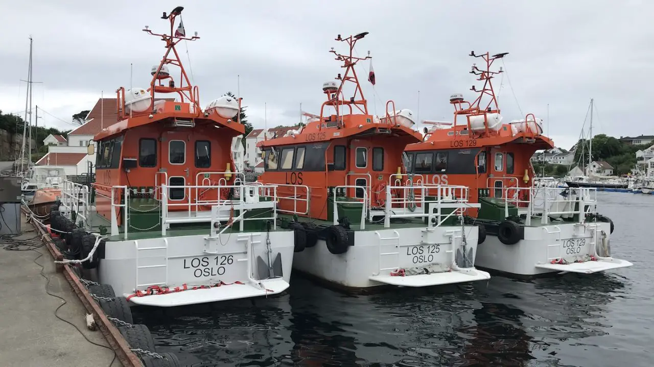 Ordonne la remise en service des bateaux-pilotes contestés - 3