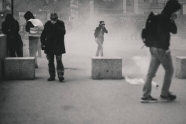 Plus de 150 personnes arrêtées lors des nouvelles émeutes de la couronne aux Pays-Bas - 16