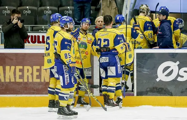 Record du monde à Hamar hier soir - Storhamar a remporté un match de hockey après 8 heures et 32 ​​minutes - 3