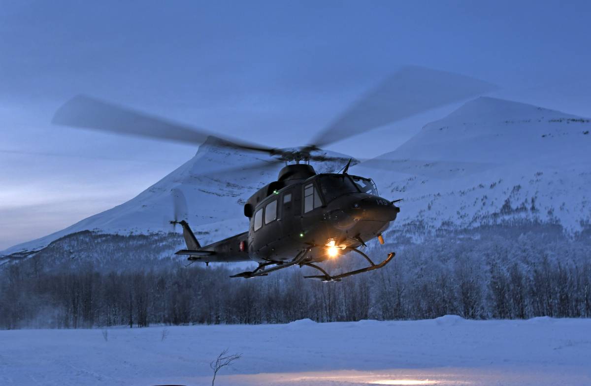Une avalanche de 200 mètres de large frappe la route à Bremanger, des équipes de secours déployées 4 Une avalanche de 200 mètres de large frappe la route à Bremanger, des équipes de secours déployées - 3