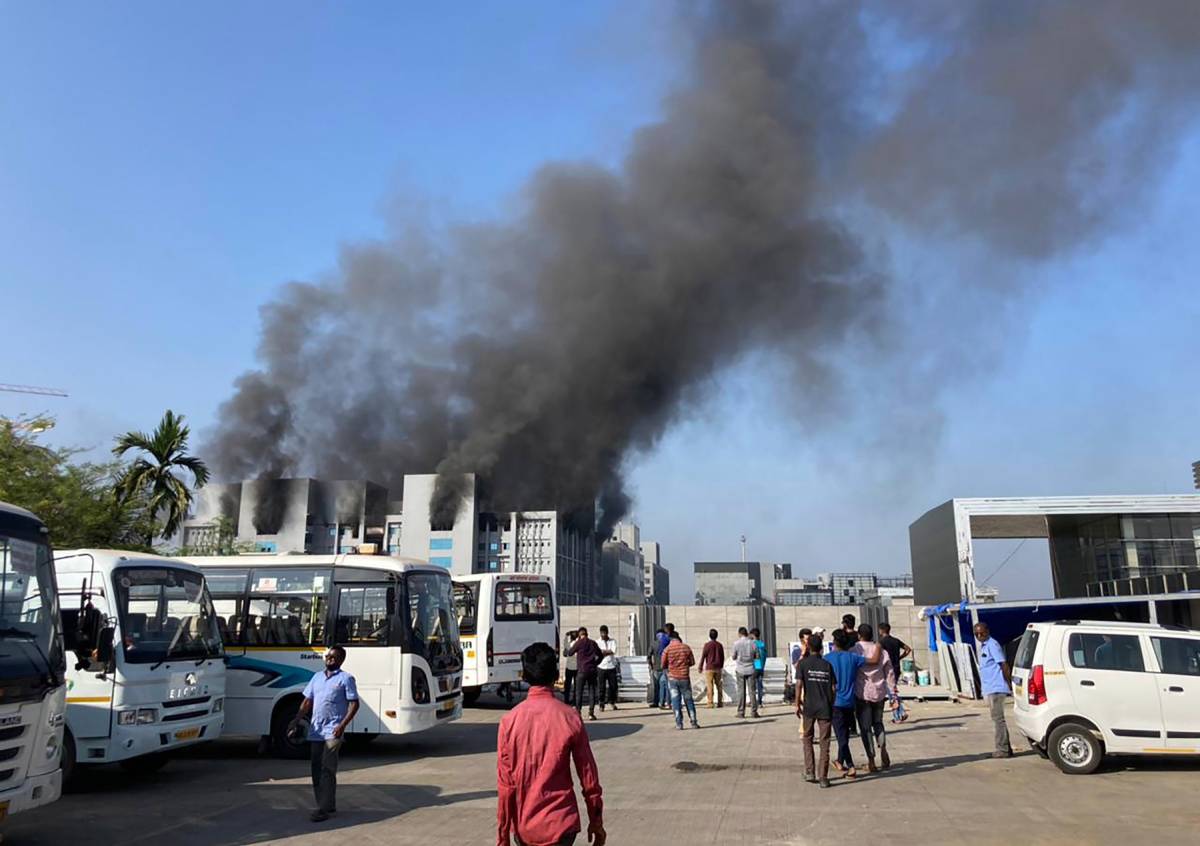 PHOTO: un incendie éclate à proximité de la plus grande usine de fabrication de vaccins au monde 8 PHOTO: un incendie éclate à proximité de la plus grande usine de fabrication de vaccins au monde - 7