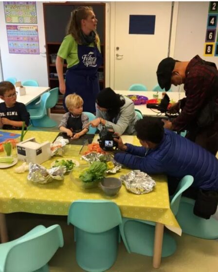 La préparation de fruits de mer d'un jardin d'enfants de Bergen a impressionné les médias thaïlandais 5 La préparation de fruits de mer d'un jardin d'enfants de Bergen a impressionné les médias thaïlandais - 4