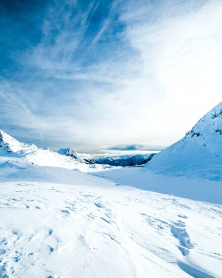 La police lance une nouvelle recherche pour un skieur porté disparu à Kvaløya à Tromsø - 12