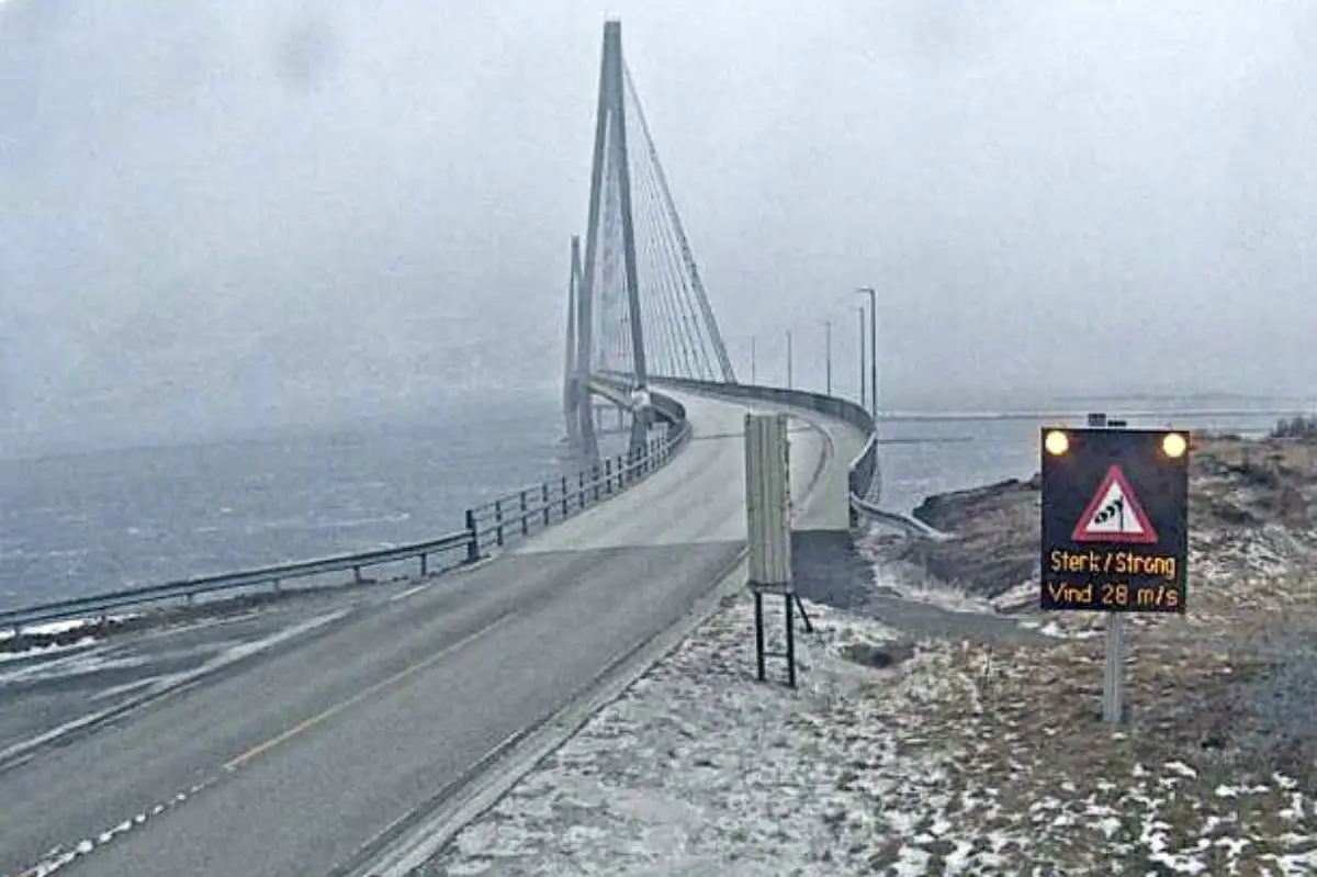 Des conditions météorologiques extrêmes frappent le nord de la Norvège: les départs d'avions annulés, les routes fermées, Bardu met en place une équipe de crise 4 Des conditions météorologiques extrêmes frappent le nord de la Norvège: les départs d'avions annulés, les routes fermées, Bardu met en place une équipe de crise - 3