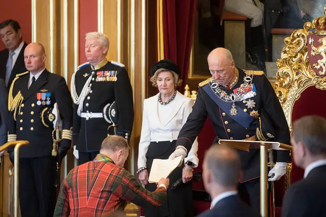 Les députés se donnent une augmentation de salaire 4 Les députés se donnent une augmentation de salaire - 3