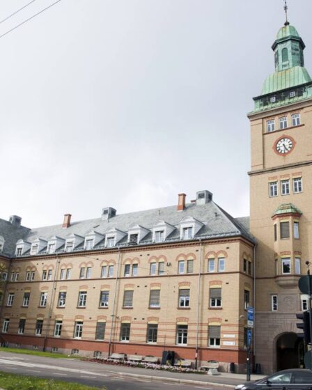 Hôpital d'Ullevål: 13 employés et cinq patients testés positifs pour le coronavirus au service d'orthopédie 5 Hôpital d'Ullevål: 13 employés et cinq patients testés positifs pour le coronavirus au service d'orthopédie - 4