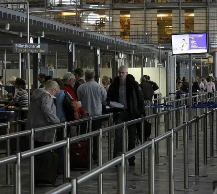 Un homme ivre a été retiré d'un avion à Gardermoen - a tenté de s'enregistrer à nouveau 5 Un homme ivre a été retiré d'un avion à Gardermoen - a tenté de s'enregistrer à nouveau - 4