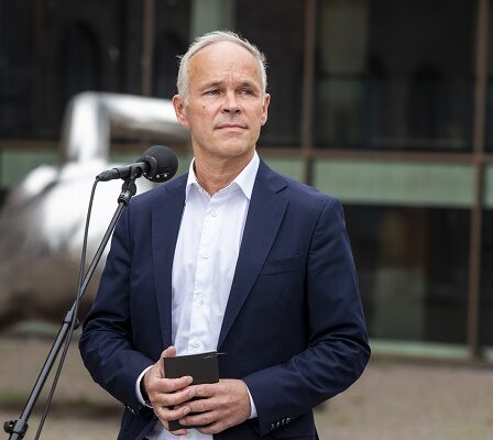 Une plus petite pièce pour l'utilisation de l'argent du pétrole 5 Une plus petite pièce pour l'utilisation de l'argent du pétrole - 4