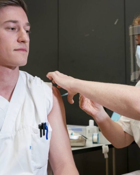 Mise à jour: 76859 Norvégiens ont reçu la première dose du vaccin corona 14 Mise à jour: 76859 Norvégiens ont reçu la première dose du vaccin corona - 13