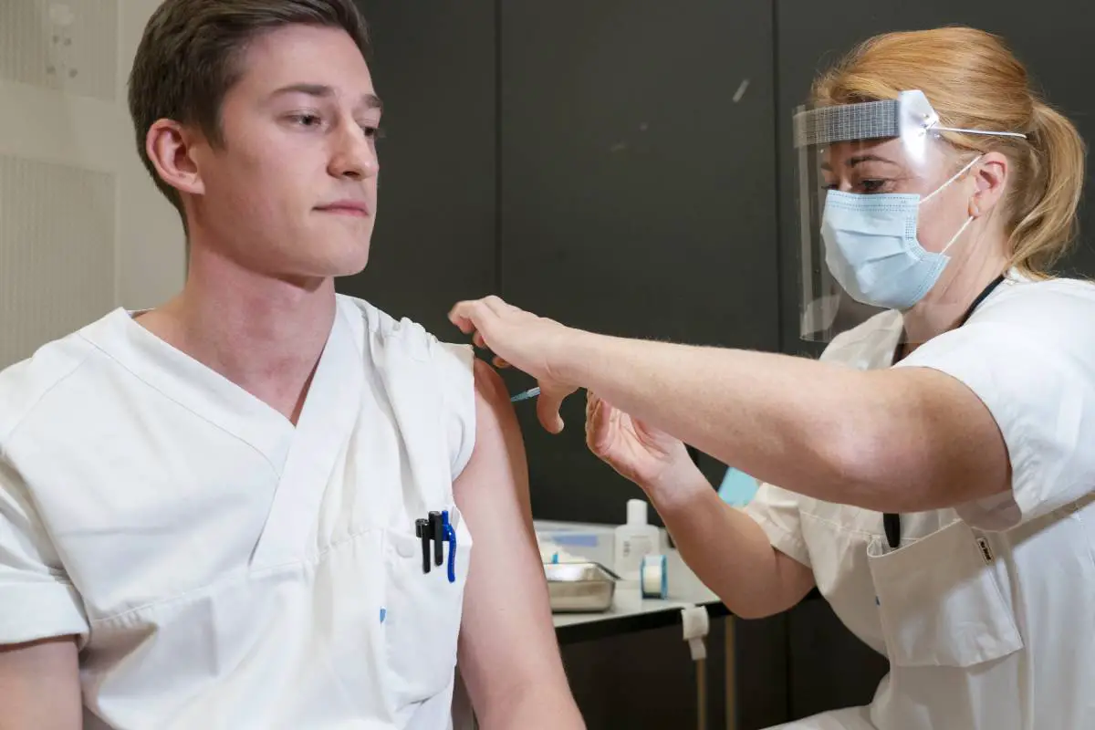 Mise à jour: 76859 Norvégiens ont reçu la première dose du vaccin corona 4 Mise à jour: 76859 Norvégiens ont reçu la première dose du vaccin corona - 3