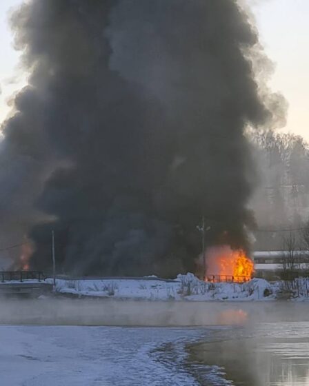 PHOTO Les pompiers maîtrisent l'incendie du bâtiment industriel d'Eidsvoll 20 PHOTO Les pompiers maîtrisent l'incendie du bâtiment industriel d'Eidsvoll - 19