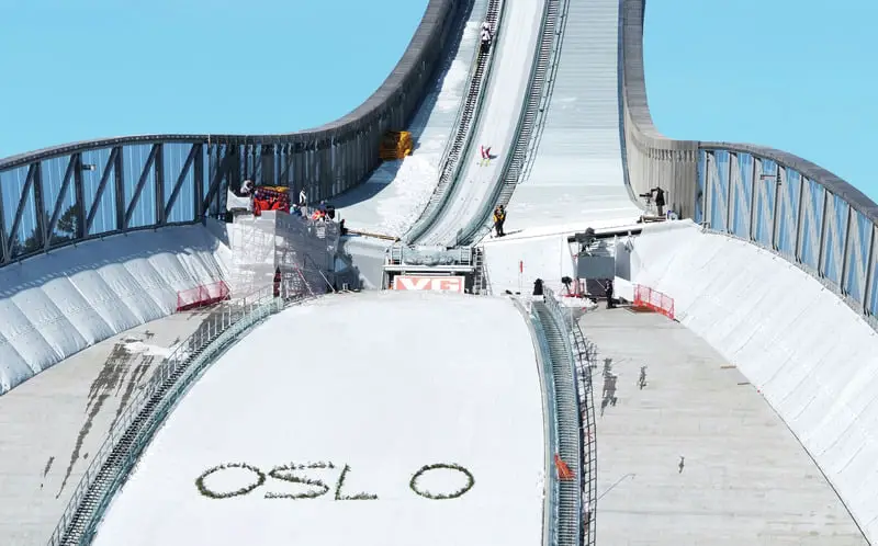 Construction d'un inrun cher à Holmenkollen - 3