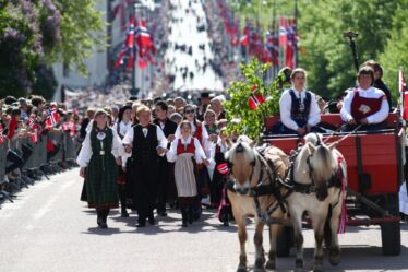 Les Royals saluent le défilé des enfants - Norway Today - 20