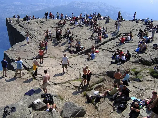 Nombre record de missions de sauvetage à Preikestolen 6 Nombre record de missions de sauvetage à Preikestolen - 5