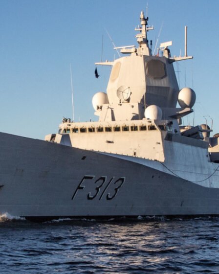 Le plan des forces armées avec quatre frégates 2 Le plan des forces armées avec quatre frégates - 1