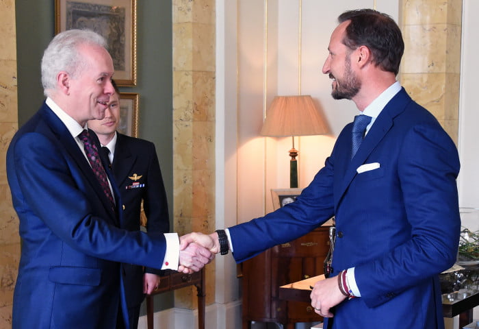 Le prince héritier de Norvège reçoit un diplôme honorifique de l'Université de Northumbria 4 Le prince héritier de Norvège reçoit un diplôme honorifique de l'Université de Northumbria - 3