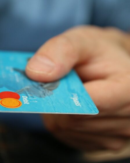 Les jeunes ont accumulé 235 millions de dettes «inkassogjeld» recouvrées, des intérêts élevés pénalisés, des dettes - 19