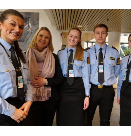 Heureux du recrutement d'agents de police 29 Heureux du recrutement d'agents de police - 28