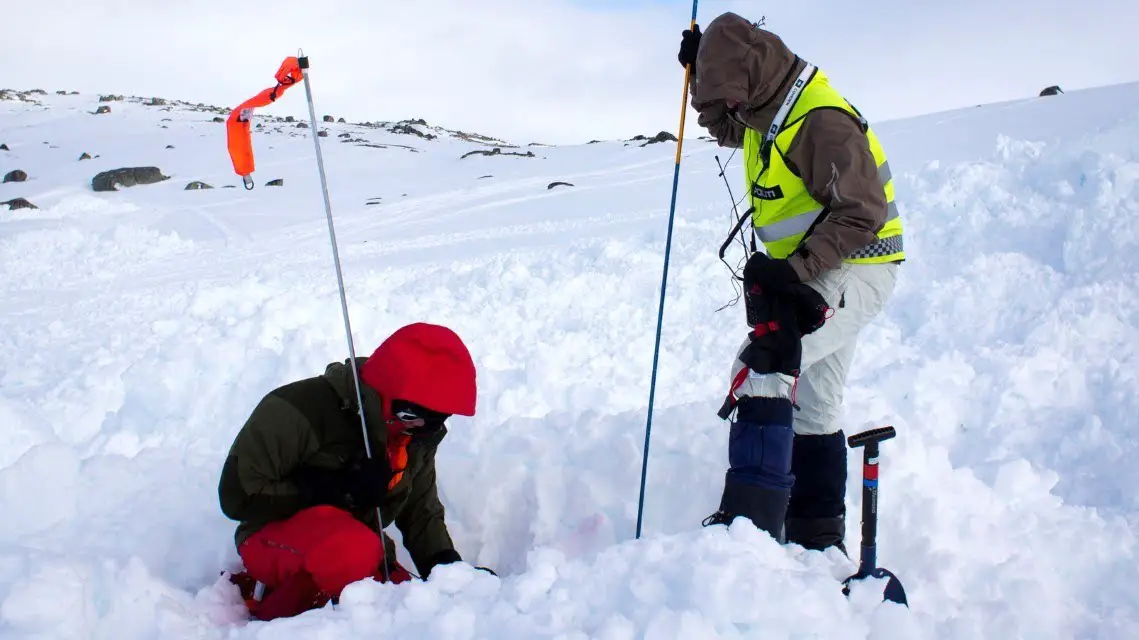 Peur que les randonneurs sont enterrés dans une avalanche 4 Peur que les randonneurs sont enterrés dans une avalanche - 3