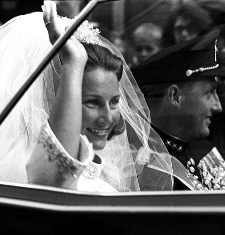 Un couple royal atténuera leur cérémonie de mariage en or - 28