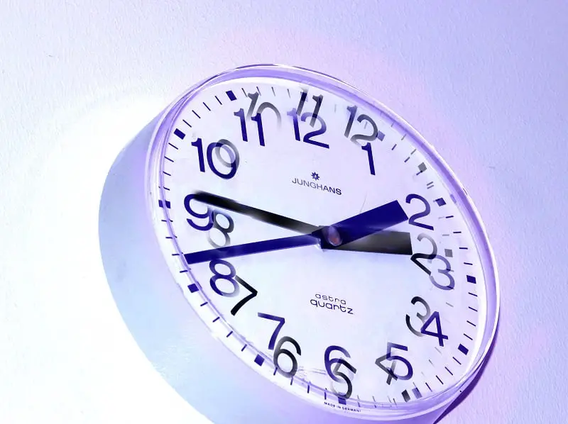 Oui, tu dois encore changer les horloges 4 Oui, tu dois encore changer les horloges - 3