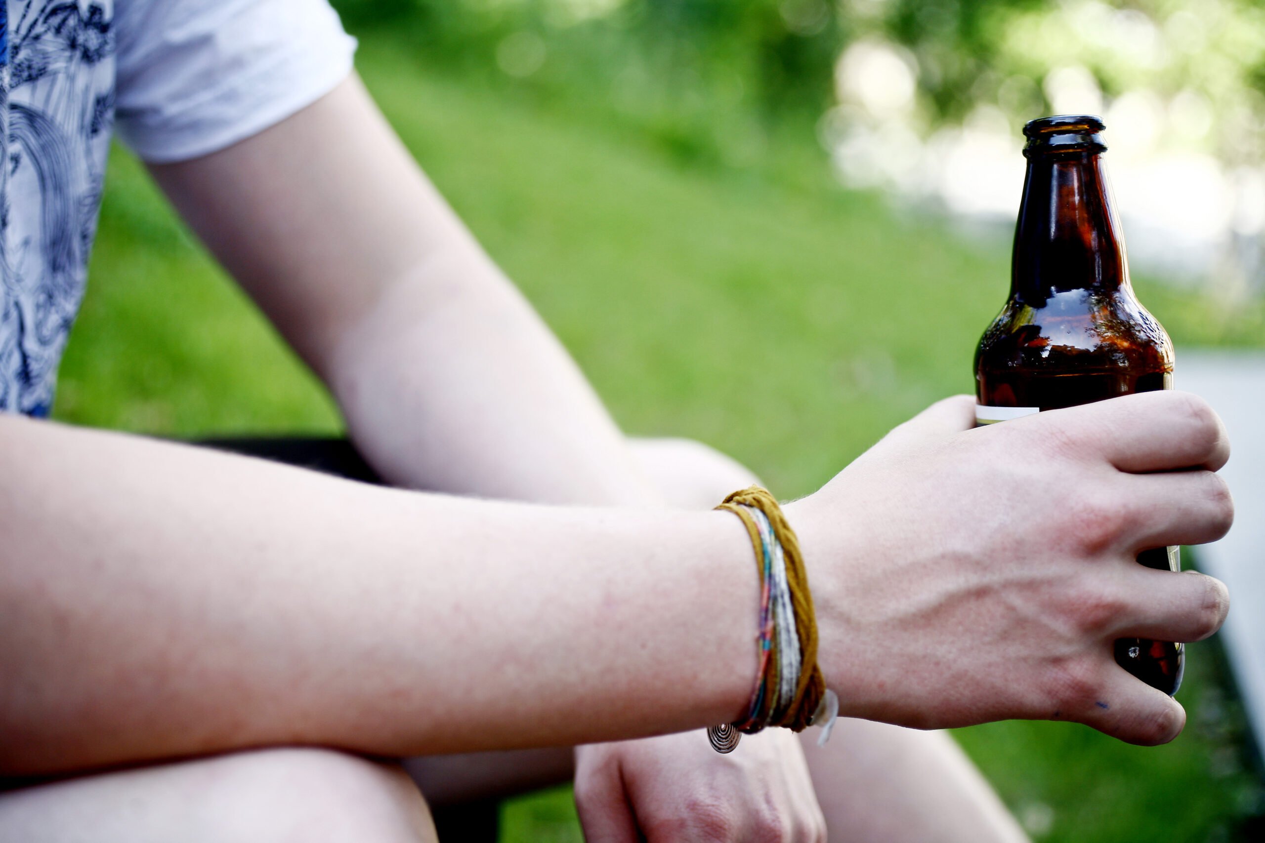 De nombreux étudiants obtiennent des notes plus basses grâce à la drogue et à l'abus d'alcool 4 De nombreux étudiants obtiennent des notes plus basses grâce à la drogue et à l'abus d'alcool - 3