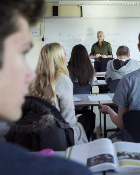 Plusieurs quittent l'école primaire sans notes 2 Plusieurs quittent l'école primaire sans notes - 1