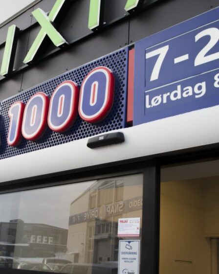 Les épiceries installeront des écrans en plastique pour protéger le personnel 2 Les épiceries installeront des écrans en plastique pour protéger le personnel - 1