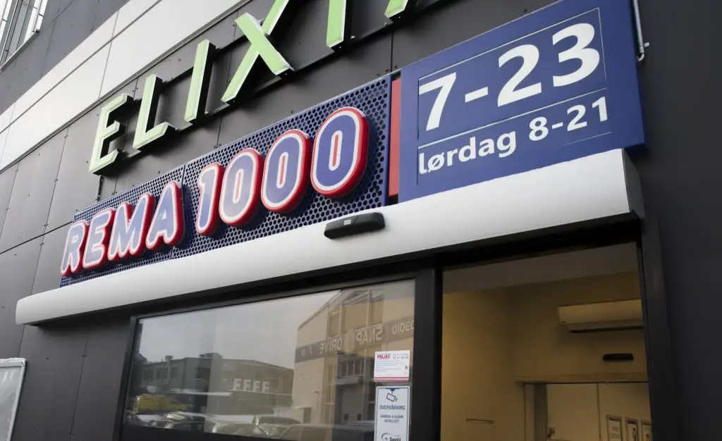 Les épiceries installeront des écrans en plastique pour protéger le personnel 4 Les épiceries installeront des écrans en plastique pour protéger le personnel - 3