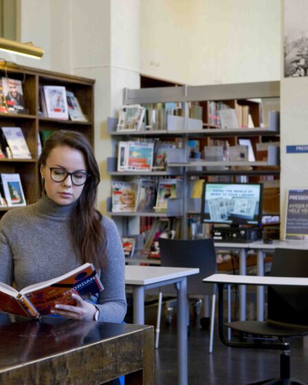 Une personne sur trois travaille pendant ses études 20 Une personne sur trois travaille pendant ses études - 19