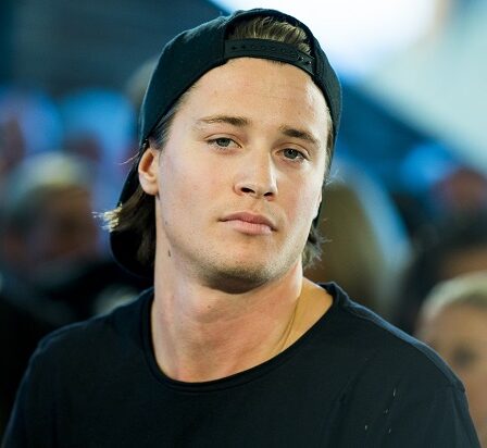 Kygo dit qu'il «ne peut pas croire» que la mort d'Avicii est vraie 16 Kygo dit qu'il «ne peut pas croire» que la mort d'Avicii est vraie - 15