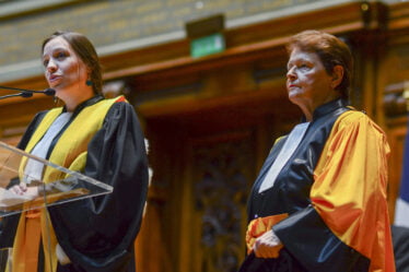 Brundtland était doctorat honoris causa à la Sorbonne - 20