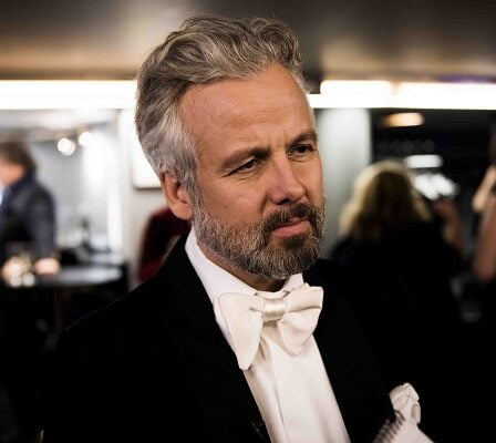 L'homme de la Renaissance, Ari Behn, expose une nouvelle peinture intitulée `` Oh, ces royals '' 26 L'homme de la Renaissance, Ari Behn, expose une nouvelle peinture intitulée `` Oh, ces royals '' - 25