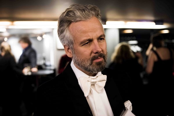 L'homme de la Renaissance, Ari Behn, expose une nouvelle peinture intitulée `` Oh, ces royals '' 4 L'homme de la Renaissance, Ari Behn, expose une nouvelle peinture intitulée `` Oh, ces royals '' - 3