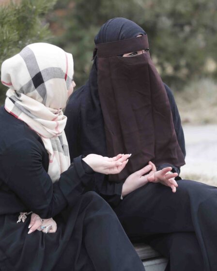 L'Université d'Oslo n'interdit pas les vêtements couvrant le visage 12 L'Université d'Oslo n'interdit pas les vêtements couvrant le visage - 11