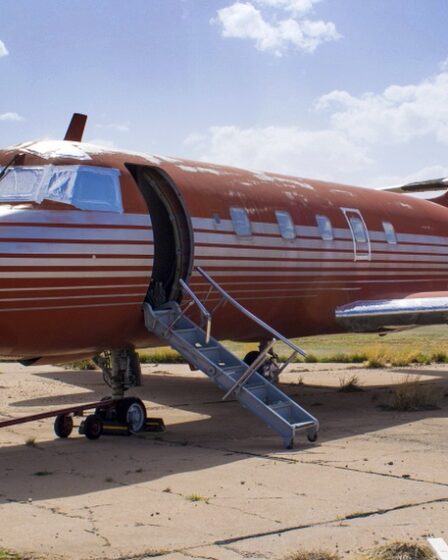 L'avion privé d'Elvis vendu aux enchères 11 L'avion privé d'Elvis vendu aux enchères - 10