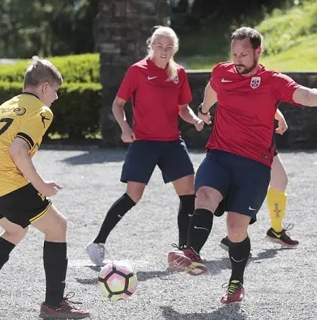La famille du prince héritier atteint la grandeur du football à Skaugum 11 La famille du prince héritier atteint la grandeur du football à Skaugum - 10