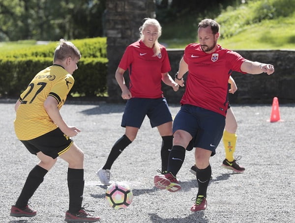La famille du prince héritier atteint la grandeur du football à Skaugum 4 La famille du prince héritier atteint la grandeur du football à Skaugum - 3