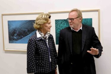 Queen Sonja et Opdahl avec exposition sur Vinstra - 58