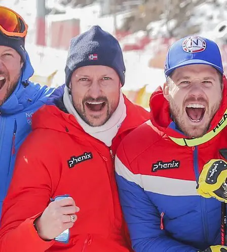 Le prince héritier Haakon célèbre avec Svindal, disant que c'est `` fantastique de vivre cela '' 2 Le prince héritier Haakon célèbre avec Svindal, disant que c'est `` fantastique de vivre cela '' - 1